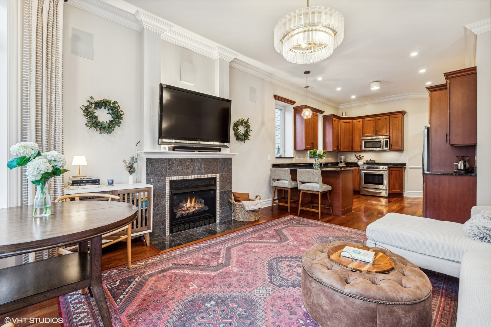 1713 W Leland Avenue 2