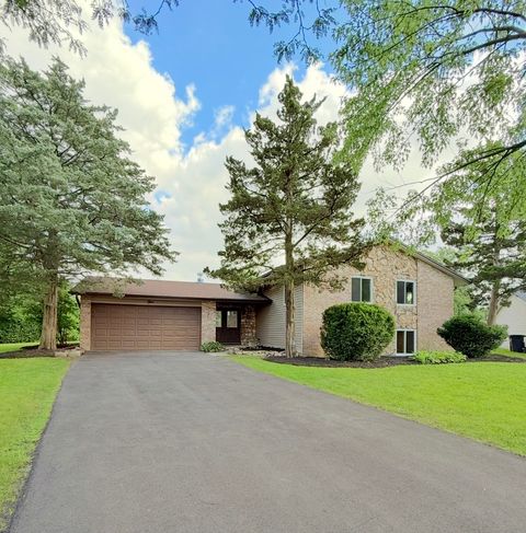 Photo of 5 Derbyshire Court, Bolingbrook, IL 60440 (MLS # 12453808)