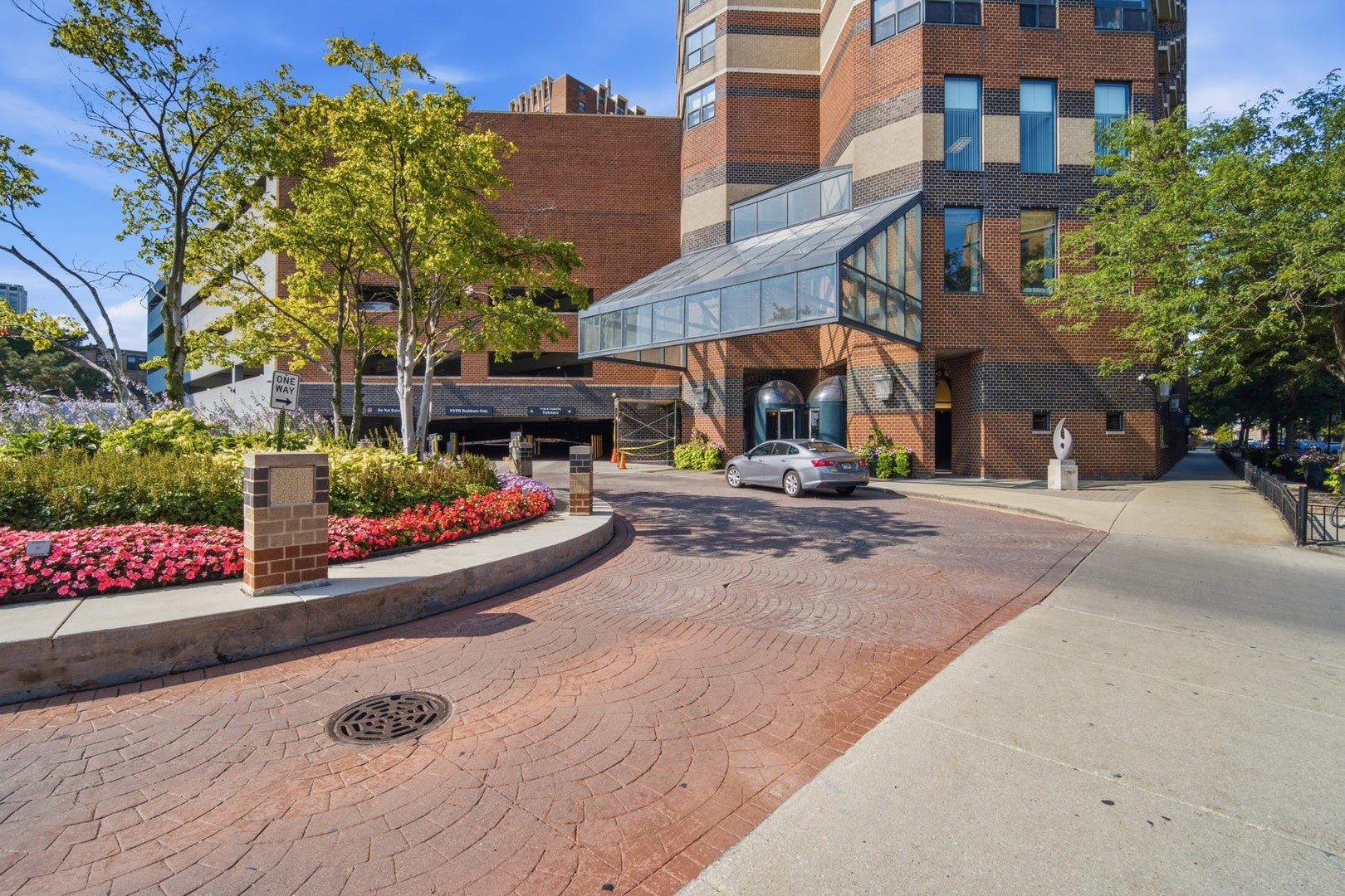 3660 N LAKE SHORE Drive 1506