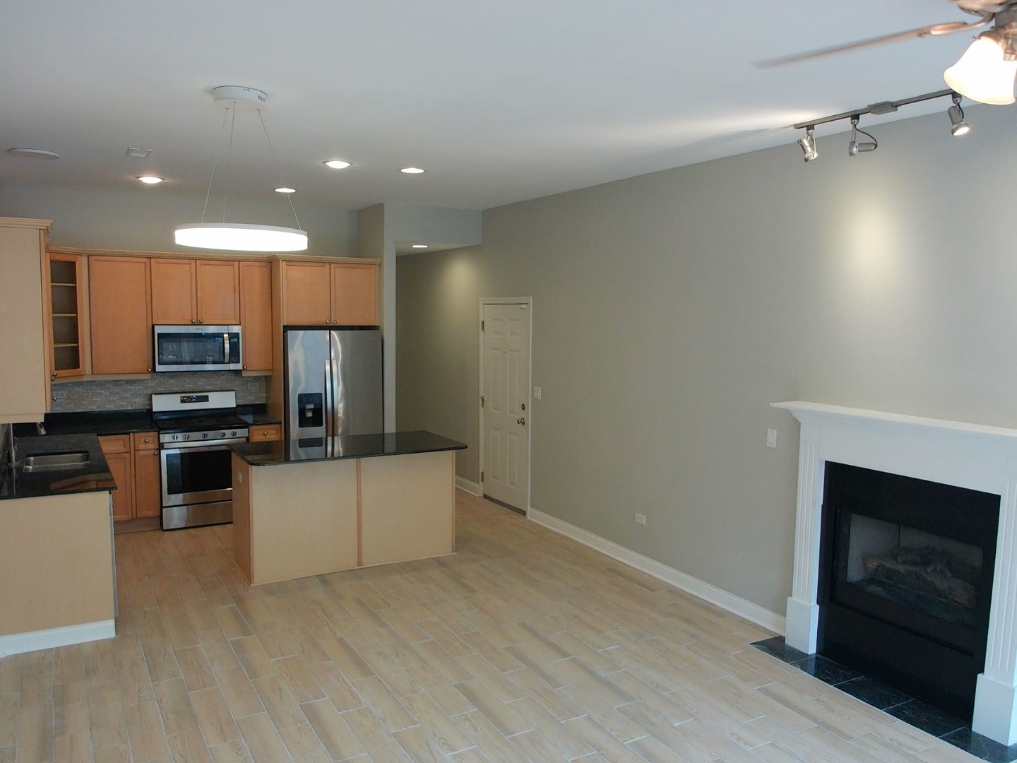 6113 S KIMBARK Avenue GN