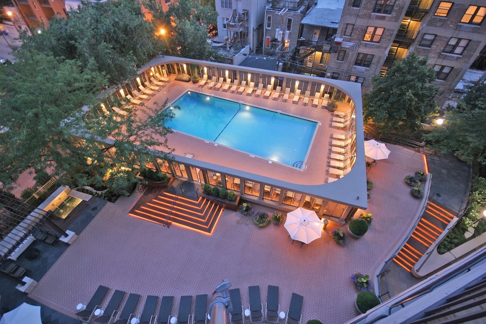 1960 N Lincoln Park West 2611