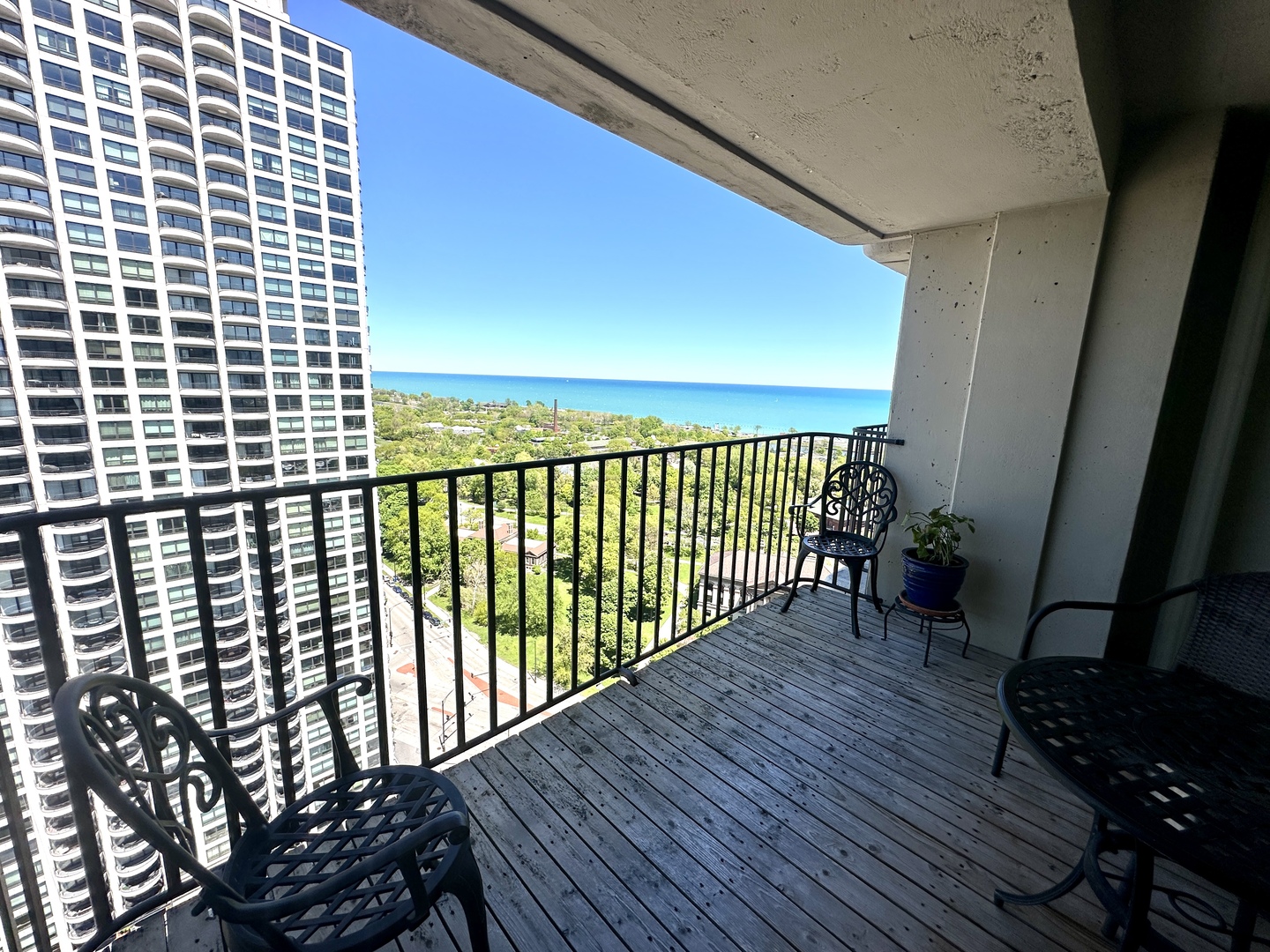 1960 N Lincoln Park West 2611