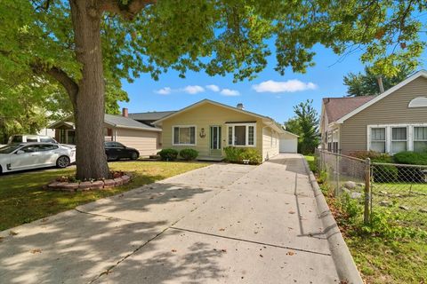 Photo of 1525 Woodbine Drive, Round Lake Beach, IL 60073 (MLS # 12522367)