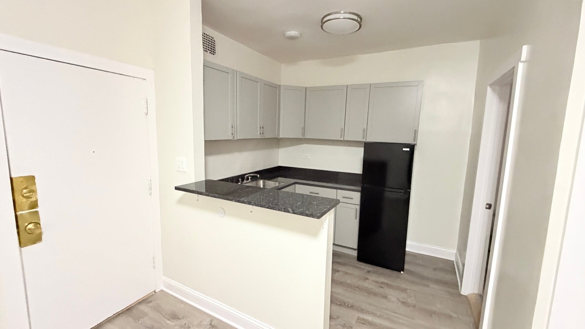 839 W Sheridan Road 321