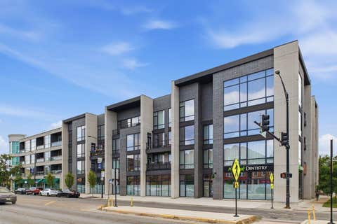 Photo of 2405 W Iowa Street #402, Chicago, IL 60622 (MLS # 12711917)
