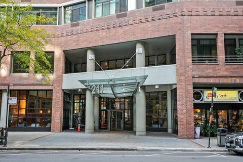 Tiny photo for 211 E Ohio Street #2707, Chicago, IL 60611 (MLS # 12529355)