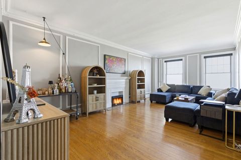 Tiny photo for 3520 N Lake Shore Drive #9E, Chicago, IL 60657 (MLS # 12574199)