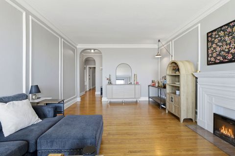 Tiny photo for 3520 N Lake Shore Drive #9E, Chicago, IL 60657 (MLS # 12574199)