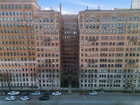 3520 N Lake Shore Drive 9E Chicago IL 60657