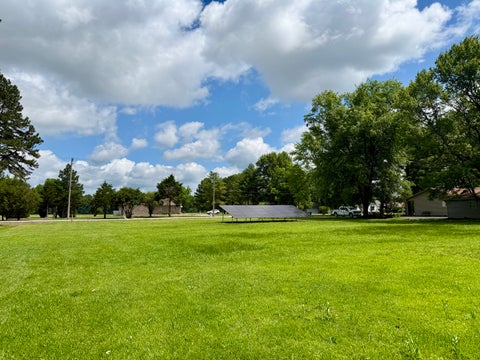 Tiny photo for 956 Country Club Road, Metropolis, IL 62960 (MLS # 12659353)