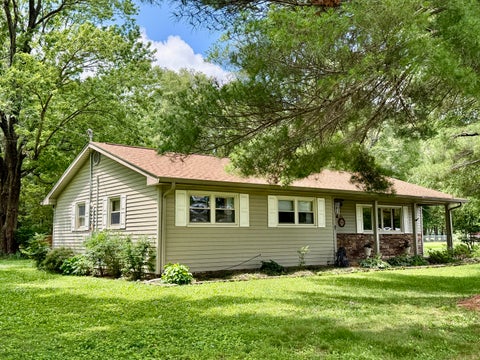 Tiny photo for 956 Country Club Road, Metropolis, IL 62960 (MLS # 12659353)