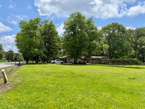 Tiny photo for 956 Country Club Road, Metropolis, IL 62960 (MLS # 12659353)