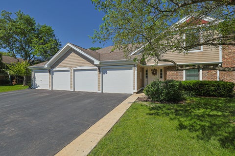 Tiny photo for 220 OAK KNOLL Court #B2, Schaumburg, IL 60193 (MLS # 12674361)