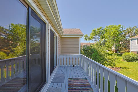 Tiny photo for 220 OAK KNOLL Court #B2, Schaumburg, IL 60193 (MLS # 12674361)