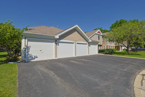 Tiny photo for 220 OAK KNOLL Court #B2, Schaumburg, IL 60193 (MLS # 12674361)