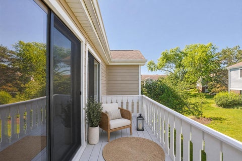 Tiny photo for 220 OAK KNOLL Court #B2, Schaumburg, IL 60193 (MLS # 12674361)