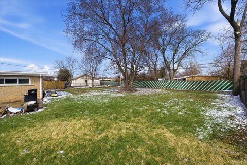 Tiny photo for 7932 W 98th Place, Hickory Hills, IL 60457 (MLS # 12594758)