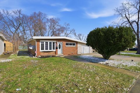 Tiny photo for 7932 W 98th Place, Hickory Hills, IL 60457 (MLS # 12594758)