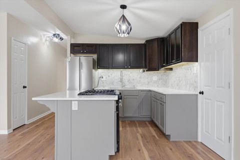 Tiny photo for 7932 W 98th Place, Hickory Hills, IL 60457 (MLS # 12594758)