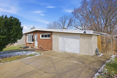 Tiny photo for 7932 W 98th Place, Hickory Hills, IL 60457 (MLS # 12594758)