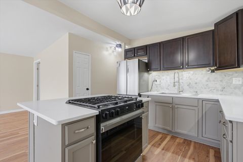 Tiny photo for 7932 W 98th Place, Hickory Hills, IL 60457 (MLS # 12594758)