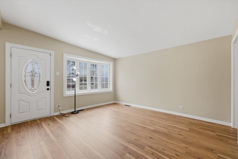 Tiny photo for 7932 W 98th Place, Hickory Hills, IL 60457 (MLS # 12594758)