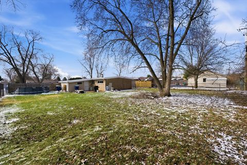 Tiny photo for 7932 W 98th Place, Hickory Hills, IL 60457 (MLS # 12594758)