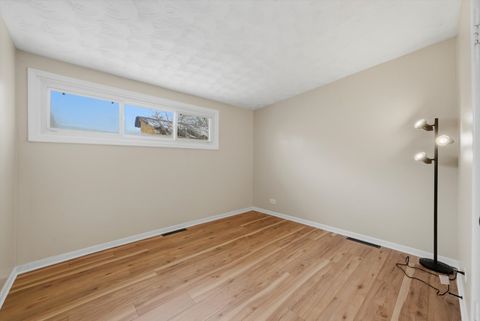 Tiny photo for 7932 W 98th Place, Hickory Hills, IL 60457 (MLS # 12594758)