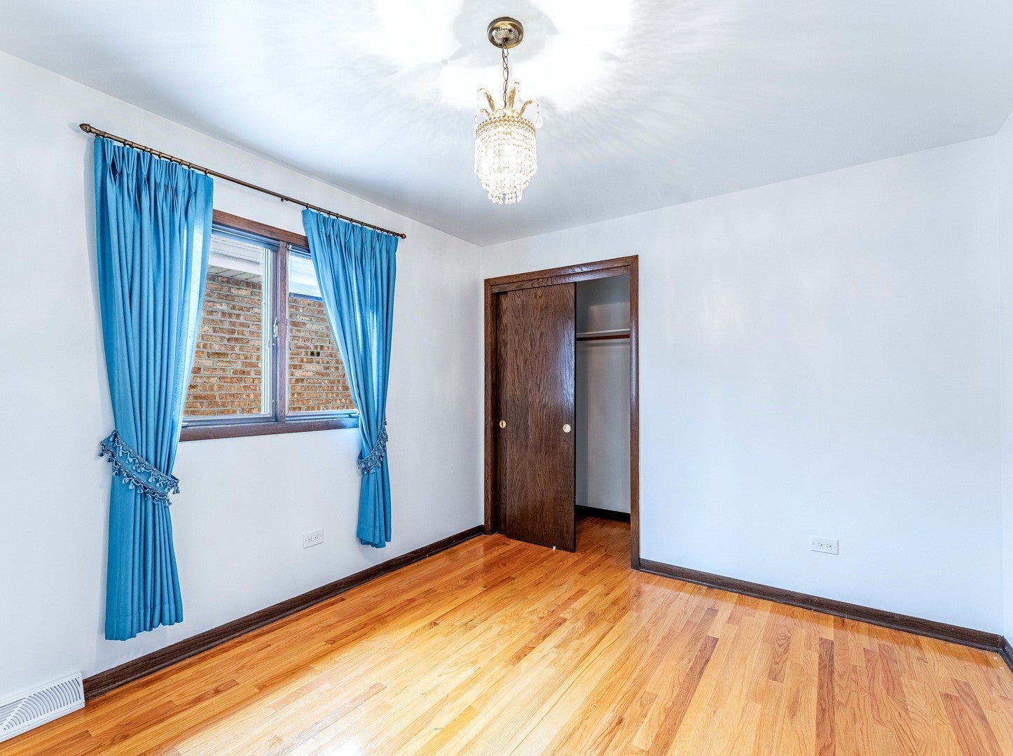 6102 W 64th Street