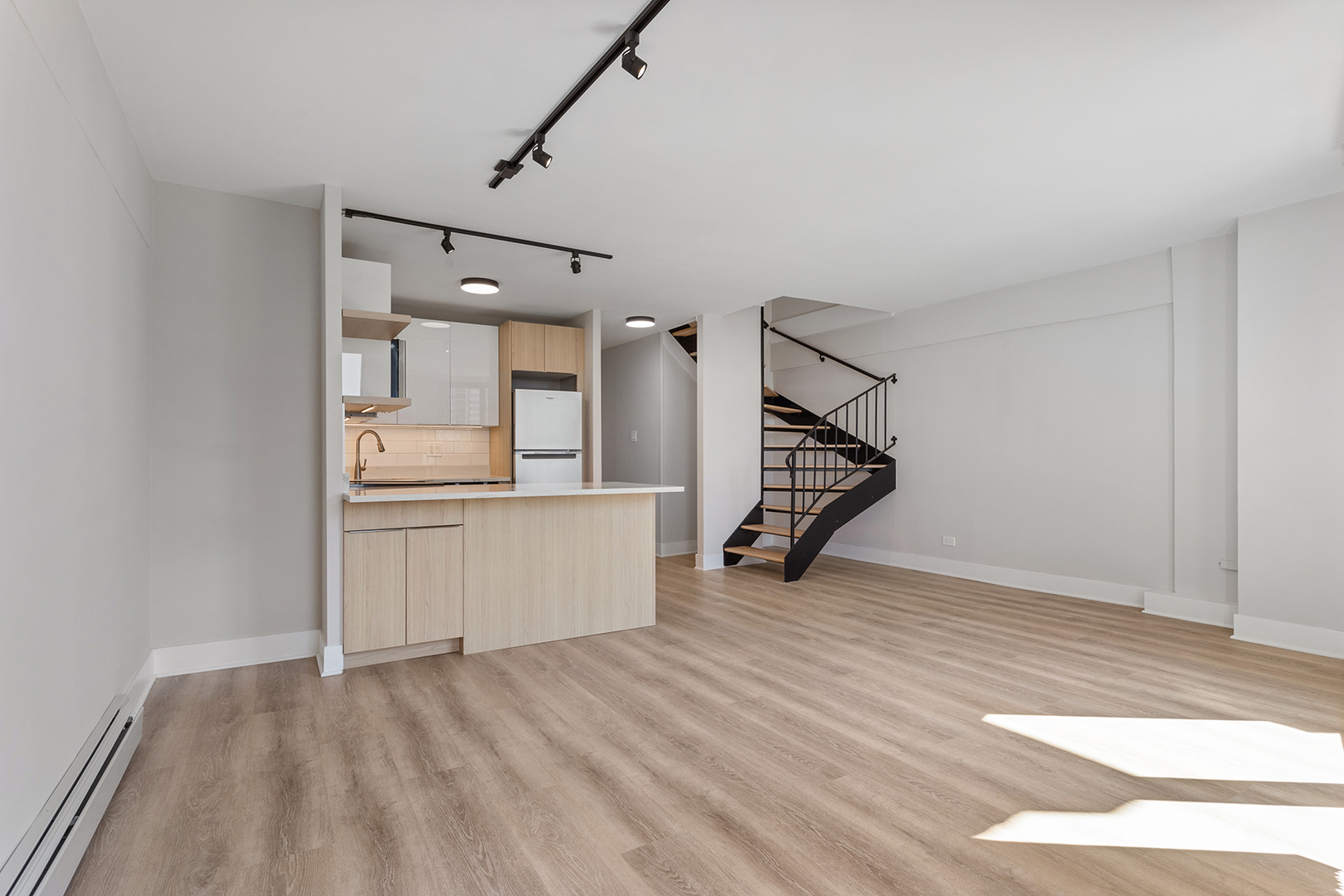 6166 N Sheridan Road 8J