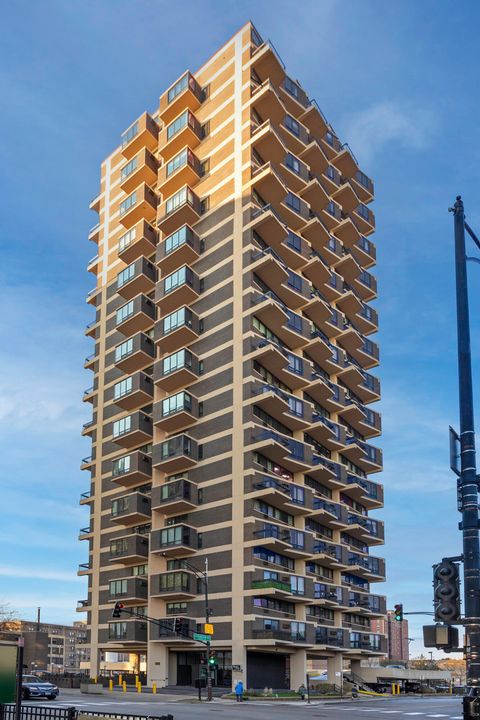 6166 N Sheridan Road 8J Chicago IL 60660