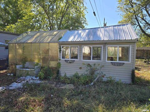 Tiny photo for 10617 Torrance Road, Carbondale, IL 62901 (MLS # EB460778)