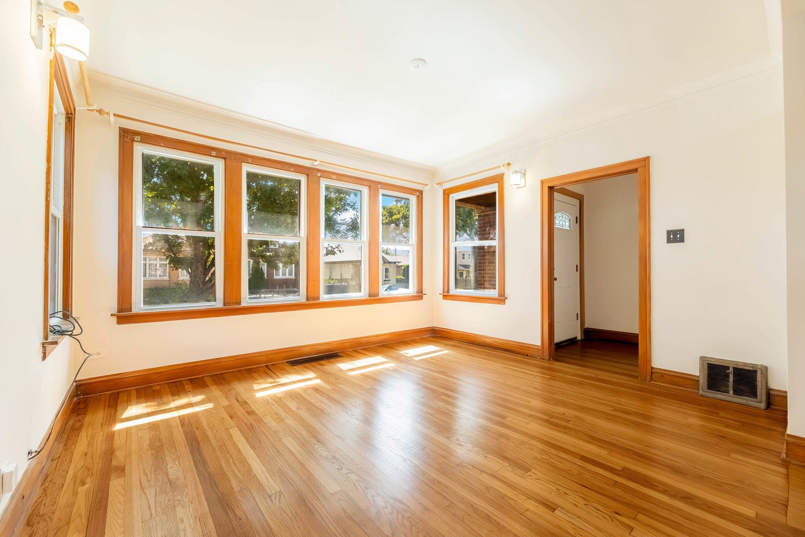 3520 W 58th Place