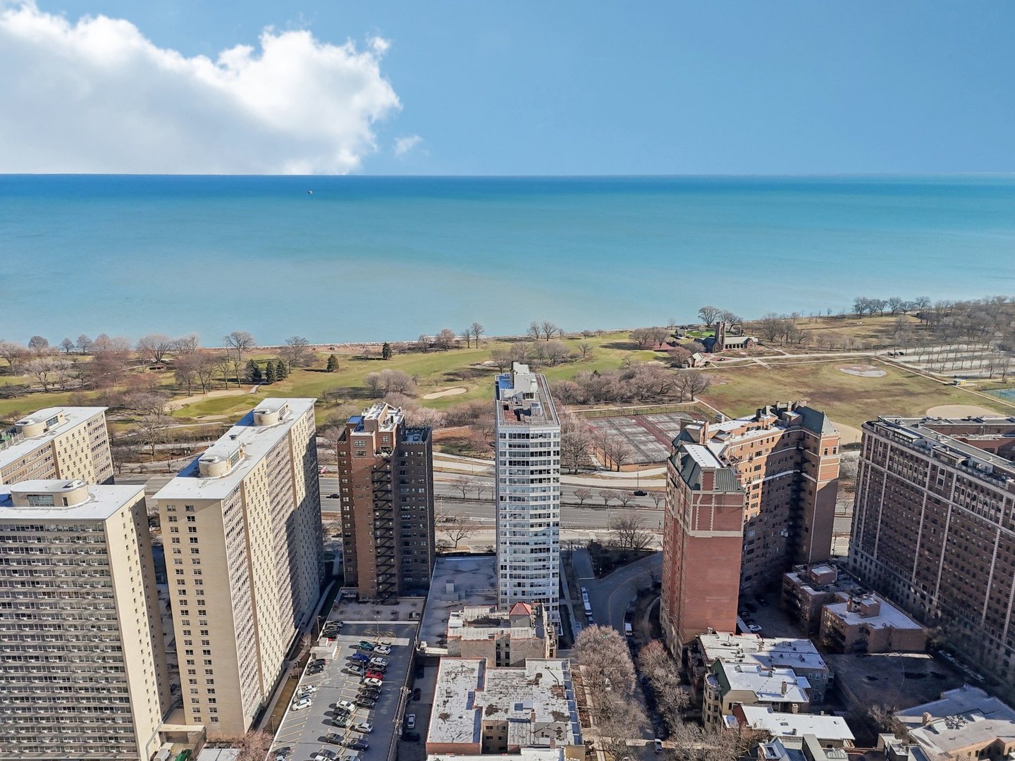 3900 N Lake Shore Drive 5E