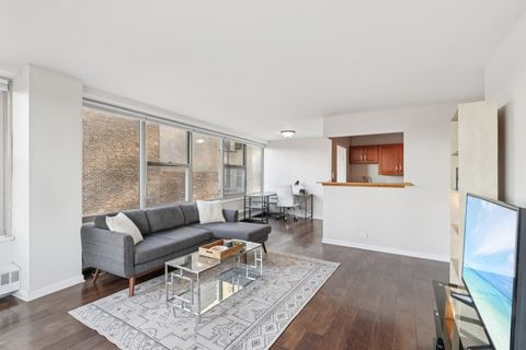 Tiny photo for 3900 N Lake Shore Drive #5E, Chicago, IL 60613 (MLS # 12546480)