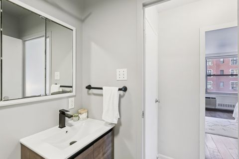 Tiny photo for 3900 N Lake Shore Drive #5E, Chicago, IL 60613 (MLS # 12546480)