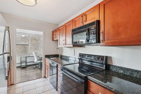 Tiny photo for 3900 N Lake Shore Drive #5E, Chicago, IL 60613 (MLS # 12546480)
