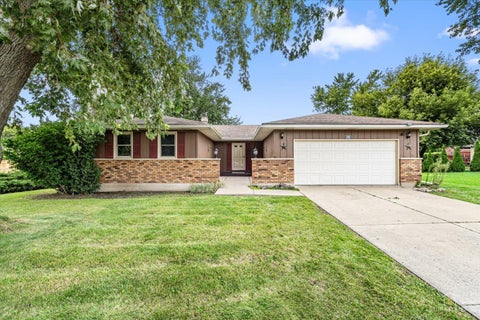 Photo of 830 Hiawatha Drive, Elgin, IL 60120 (MLS # 12766344)