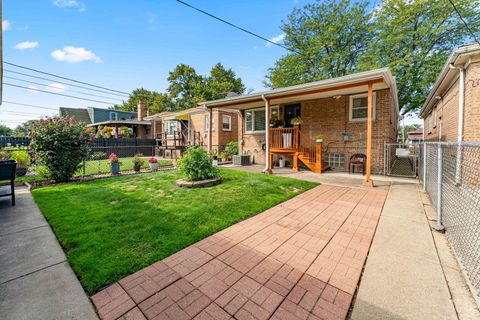 Tiny photo for 10305 S Avenue O Avenue, Chicago, IL 60617 (MLS # 12472259)