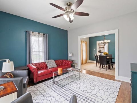 Tiny photo for 1658 W LOMBARD Street, Davenport, IA 52804 (MLS # 100000236)