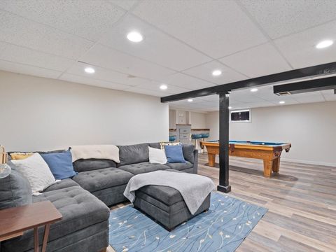 Tiny photo for 1658 W LOMBARD Street, Davenport, IA 52804 (MLS # 100000236)