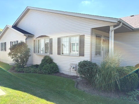 Tiny photo for 35 S Juniper Drive, North Aurora, IL 60542 (MLS # 12752357)