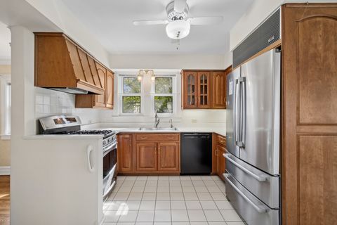 Tiny photo for 554 Brier Street, Kenilworth, IL 60043 (MLS # 12580869)