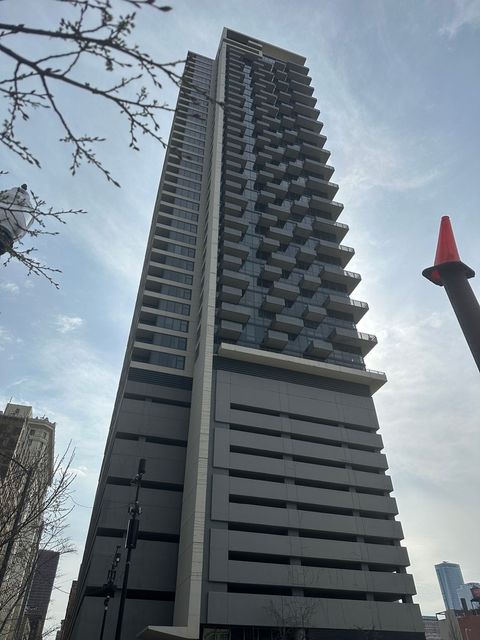 235 W VAN BUREN Street 3903 Chicago IL 60607