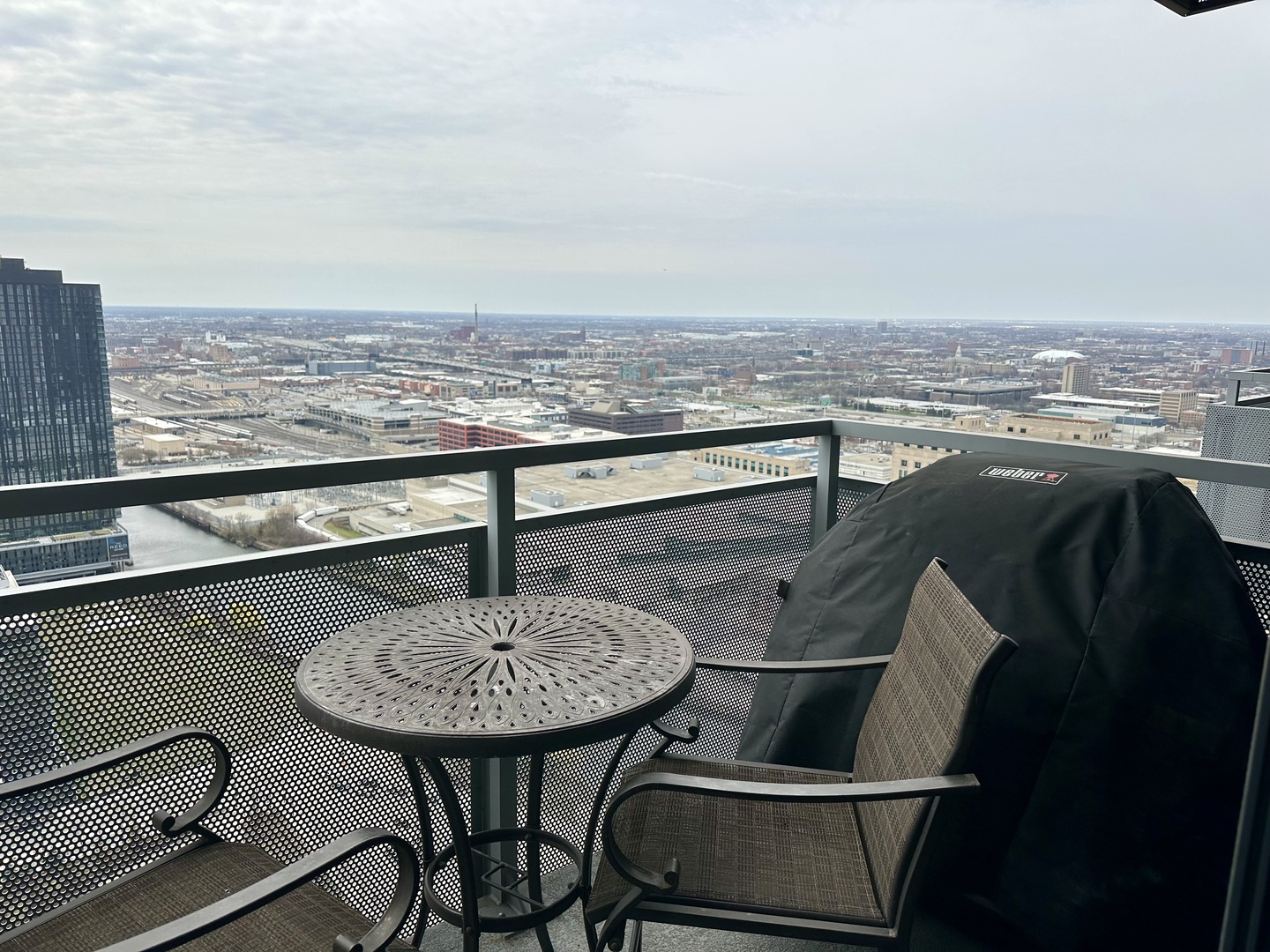 235 W VAN BUREN Street 3903