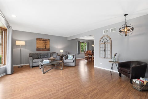 Tiny photo for 15601 Bramblewood Road, Oak Forest, IL 60452 (MLS # 12673812)