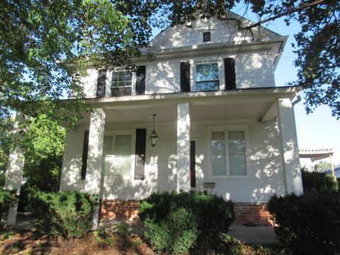 A home in Hoopeston