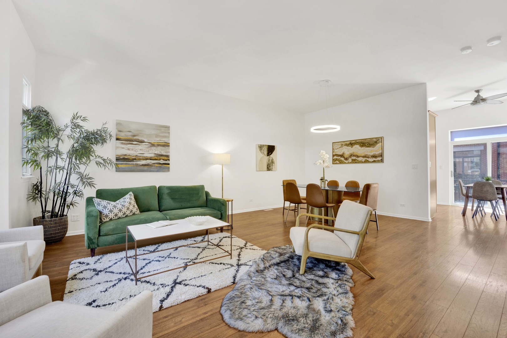 815 W 14th Place