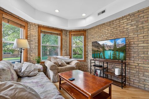 Tiny photo for 1342 W Greenleaf Avenue #1A, Chicago, IL 60626 (MLS # 12635727)