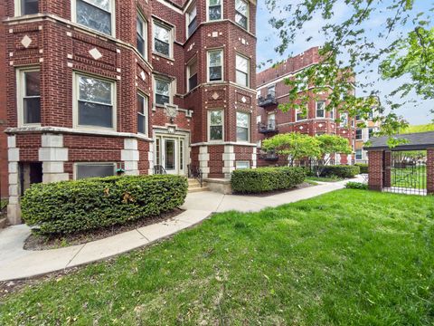 Photo of 1342 W Greenleaf Avenue #1A, Chicago, IL 60626 (MLS # 12635727)